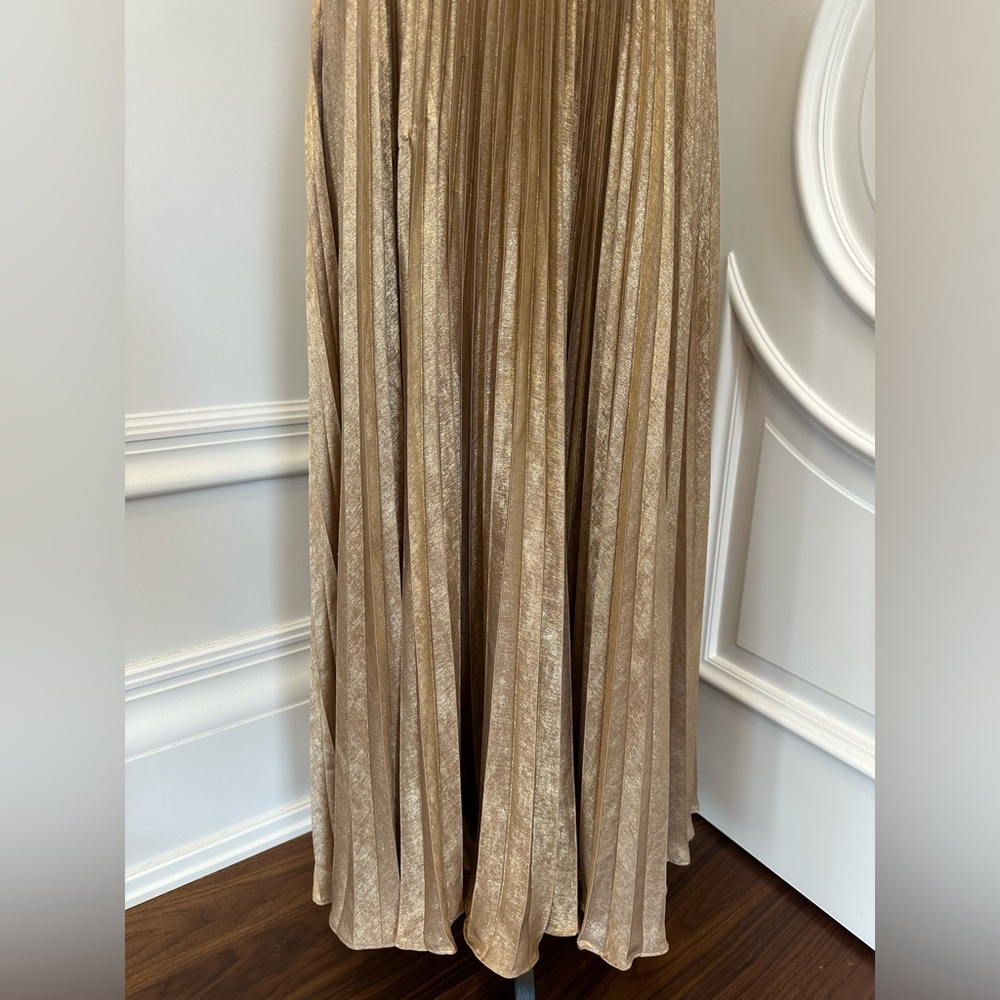 Elegant Gold One-Shoulder Cut Out Pleated Evening Dress/Gown (Size 4) - Picture 11 of 15